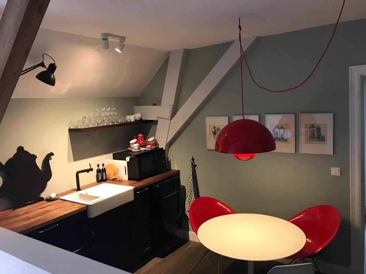 B&B Logeren Bij De Burgemeester Stad aan 't Haringvliet Exteriör bild