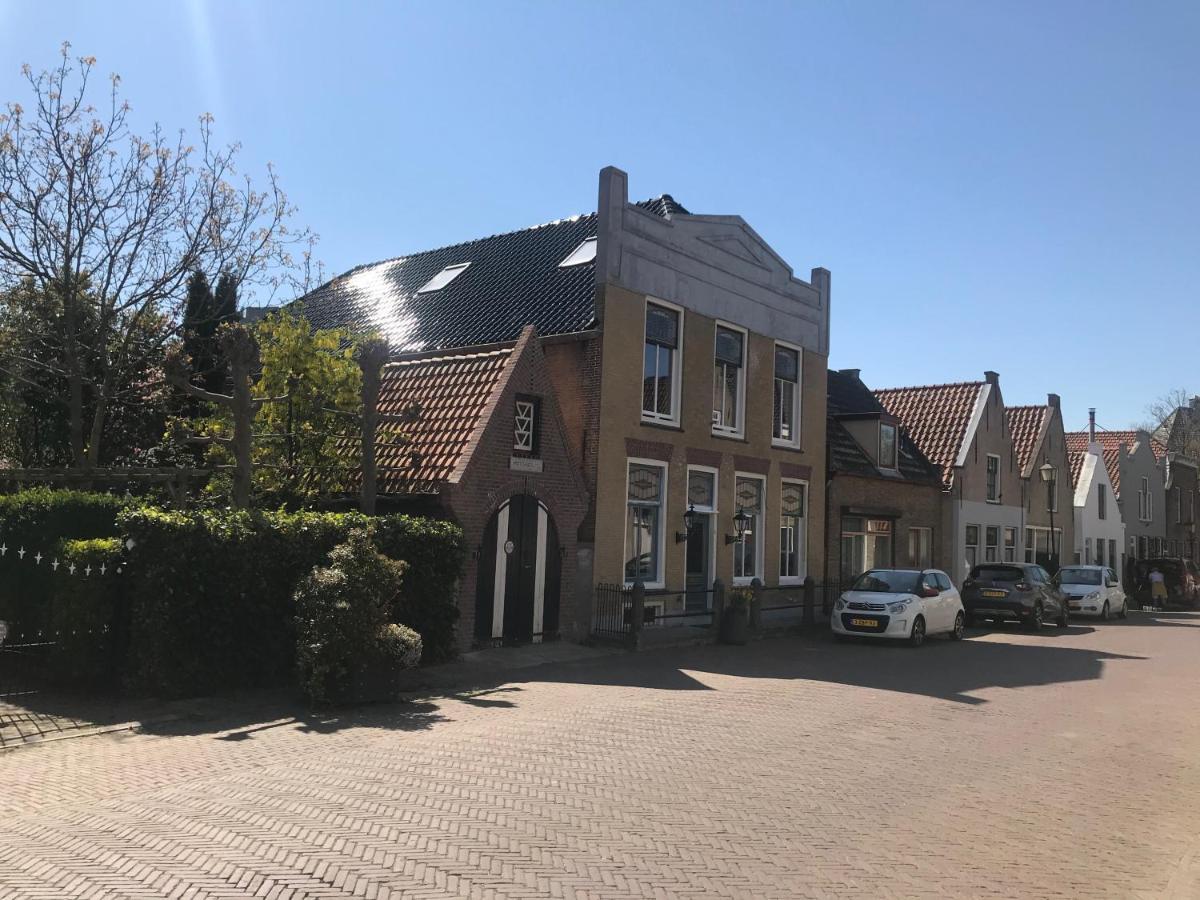 B&B Logeren Bij De Burgemeester Stad aan 't Haringvliet Exteriör bild