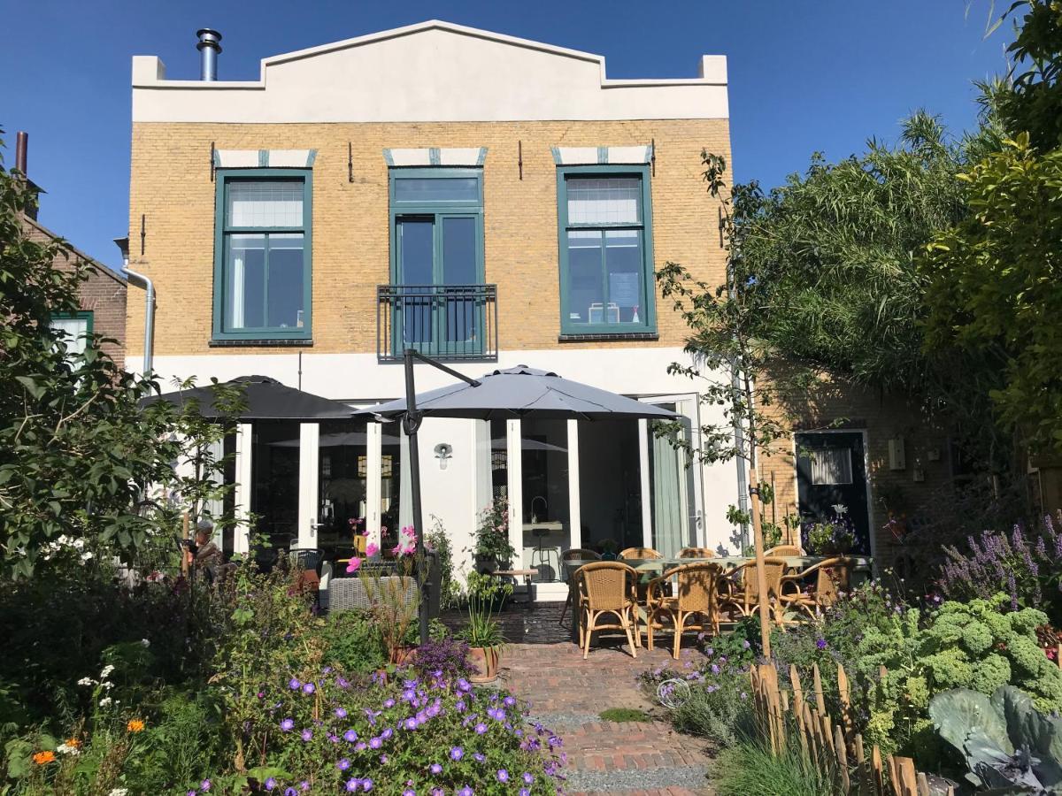 B&B Logeren Bij De Burgemeester Stad aan 't Haringvliet Exteriör bild